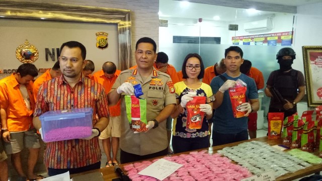 Ditresnarkoba Polda Metro Jaya ungkap peredaran narkoba jenis sabu dan ekstasi dalam kemasan abon. (Foto: Maulana Ramadhan/kumparan)
