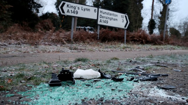 Puing-puing di lokasi kecelakaan Pangeran Philip Inggris di dekat perkebunan Sandringham, Inggris Jum'at (18/1/2019)a.  (Foto: REUTERS/Chris Radburn)