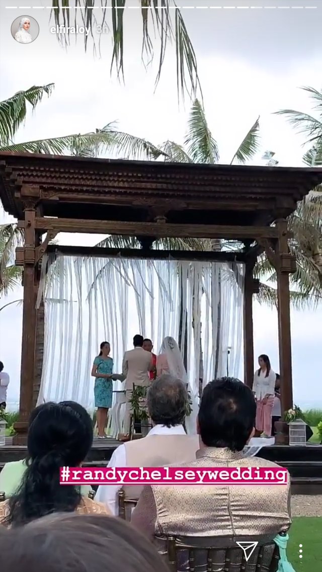 Suasana Pernikahan Randy Pangalila dan Chelsey di Bali. (Foto: Instagram Story @elfiraloy.)