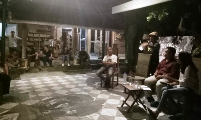 Suasana diskusi 'Suka Duka Tana Bali', Sabtu (19/1) malam - kanalbali/LSU
