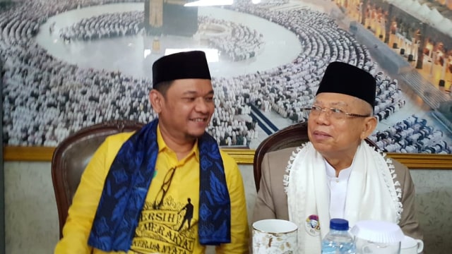 Ma'ruf Amin (kanan) di Pondok Pesantren Riyadlul Huda Ngamprah, Bandung Barat, Jawa Barat, Minggu (20/1/2019). (Foto: Dok. TKN Jokowi-Ma'ruf)