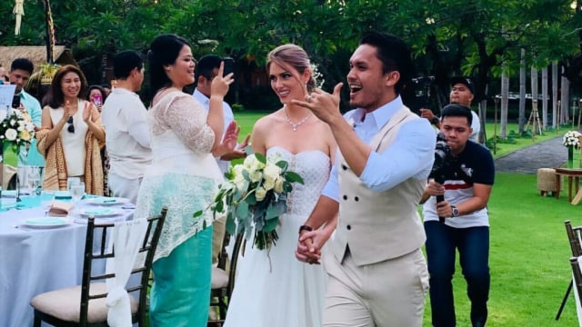 Suasana Pernikahan Randy Pangalila dan Chelsey di Bali. (Foto: kumparan/Instagram Story/@elfiraloy)