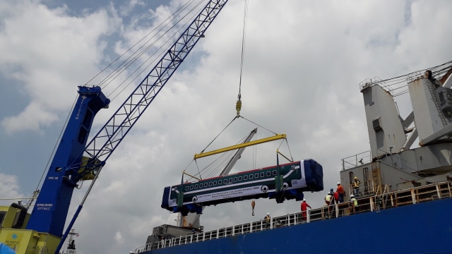 PT INKA kembali Ekspor gerbong kereta ke Bangladesh.  (Foto: Yuana Fatwalloh/kumparan)