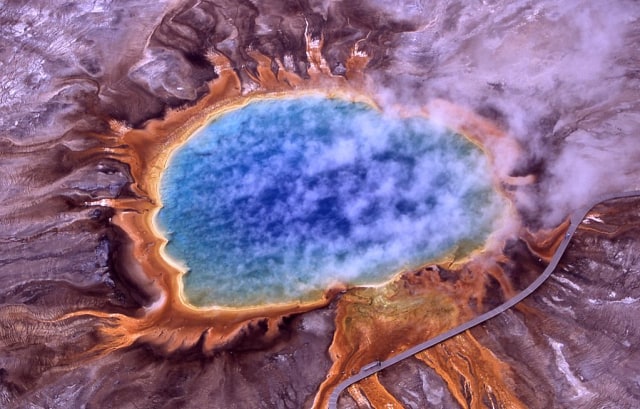 Salah satu situs di Taman Nasional Yellowstone. Dok: Wikimedia Commons