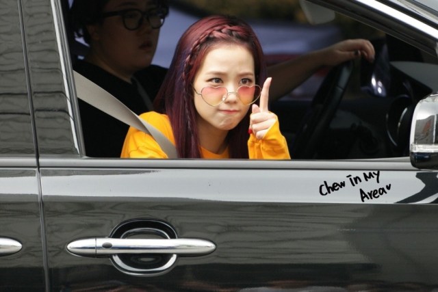8 Inspirasi Gaya Rambut Manis dari Jisoo BLACKPINK, Bisa Dicoba Nih! (2)