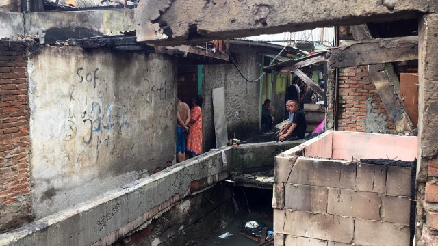 Kondisi pemukiman warga setelah terjadinya kebakaran di Tomang, Jakarta. (Foto: Ferry Fadhlurrahman/kumparan)