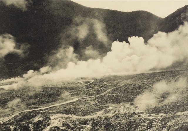 Gunung Papandayan tahun 1930. (Foto: Dok. KITVL 44194)