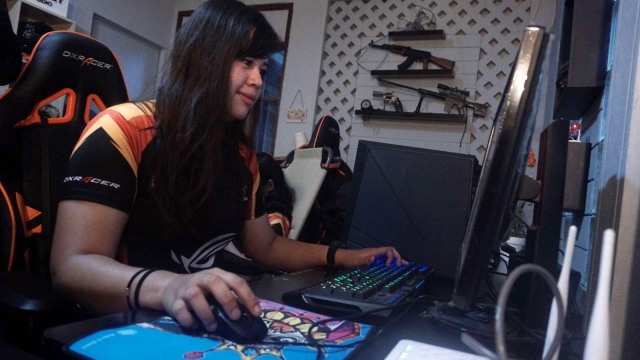 Victoria 'Blizzter' Irwin, anggota divisi CS:GO FF Gaming. (Foto: Irfan Adi Saputra/kumparan)