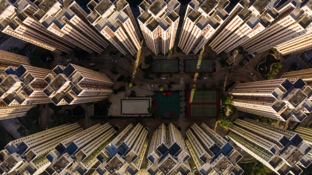 Foto udara menunjukkan perumahan mewah di Hong Kong.. (Foto: AFP/Dale DE LA REY)