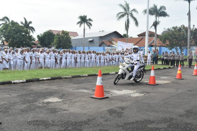 Polres Cirebon Gelorakan Millennial Road Safety Festival di AKMI Suaka Bahari