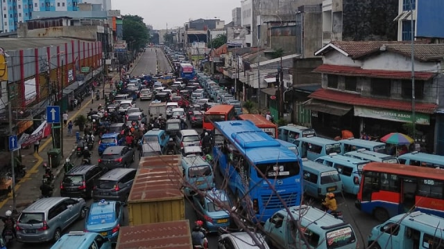 Ruas Jalan Otista macet akibat rekonstruksi penembakan TNI. (Foto: Dok. Istimewa)