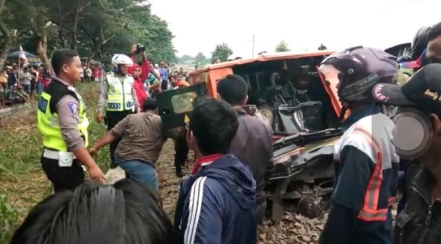Kecelakaan kereta api Joglosemarkerto di Tegal (Foto: panturapost/Reza Abineri)