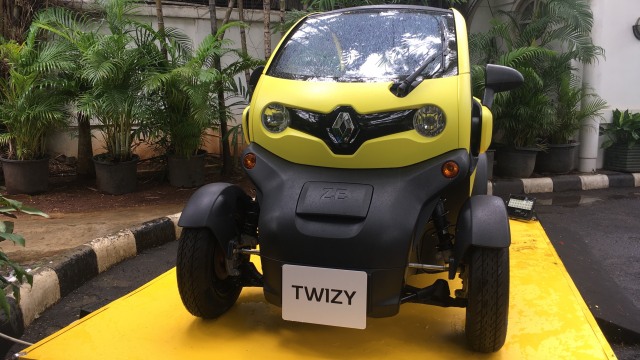  Renault  Twizy  Mobil  Listrik  Mungil untuk Pemotor yang Mau 