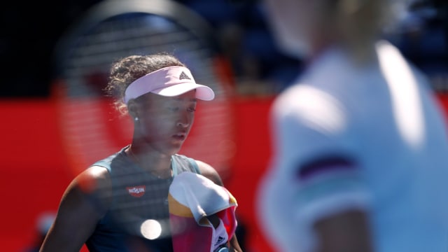 Naomi Osaka bertanding melawan Elina Svitolina di perempat final Australia Terbuka 2019. (Foto: Kim Kyung-Hoon/Reuters)