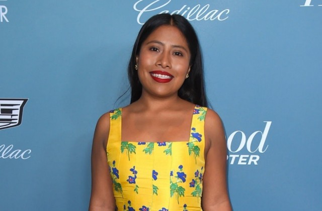 Tampil Cantik dengan Lipstik Merah yang Vibran ala Yalitza Aparicio