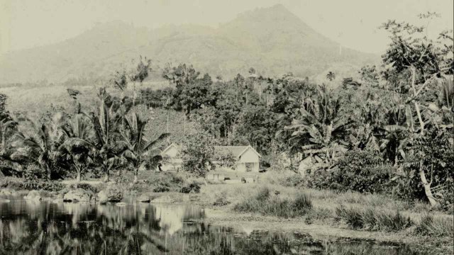 Gunung Guntur di Garut tahun 1900, Garut. (Foto: Dok. KITLV 82580)