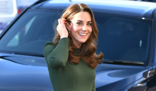 Get The Look: Style Elegan dan Chic dengan Balutan Outfit Berwarna Hijau ala Kate Middleton