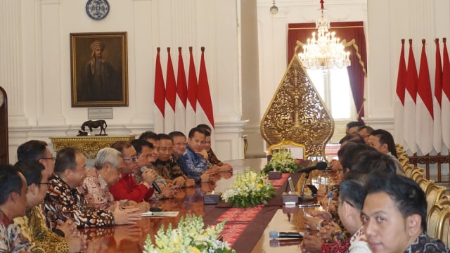 Presiden Jokowi terima kunjungan DPD Perpadi di Istana Merdeka. (Foto: Yudhistira Amran Saleh/kumparan)