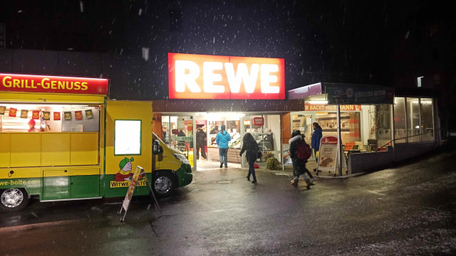 Rewe, Salah Satu Supermarket Terbesar di Jerman (Foto: Dok. Daniel Chrisendo)