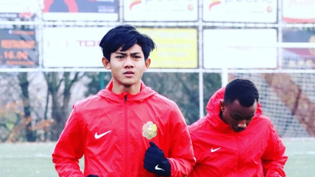 Saat Firza Andika trial di AFC Tubize. (Foto: Instagram/@2touchinternational)