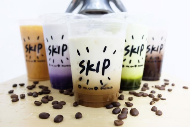 Produk minuman di kedai kopi 'Skip' yang dirintis oleh lima mahasiswa President University (Foto: Skip).