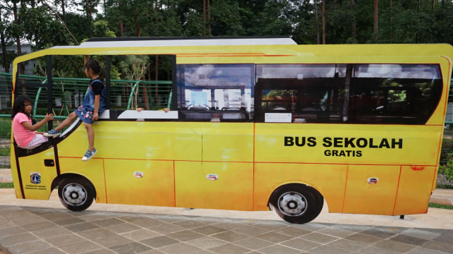 Miniatur bus sekolah di Taman Pintar Berlalu Lintas Tebet Timur. (Foto: Helmi Afandi/kumparan)