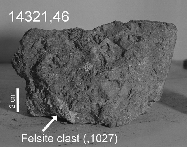 Big Bertha, batu tertua Bumi yang ditemukan di Bulan. (Foto: USPR)