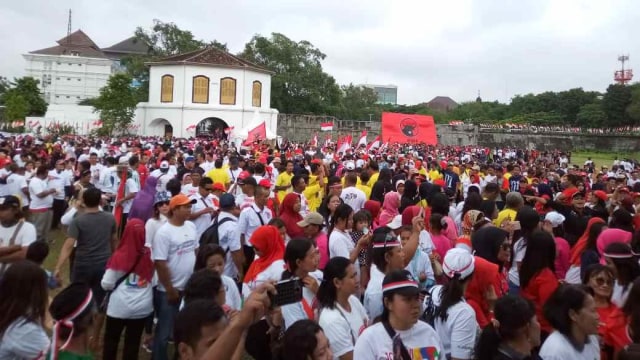 Flashmob kebangsaan di Benteng Vastenburg Solo. (Foto: kumparan)