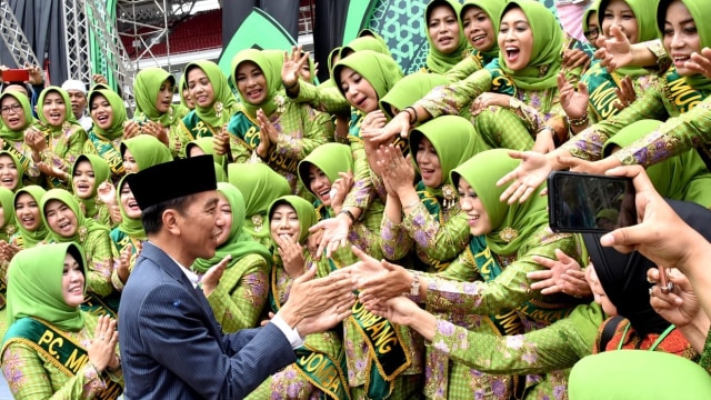 Presiden RI Joko Widodo Pada Acara Harlah Muslimat NU di GBK, Minggu (27/1). (Foto: Dok. Biro Pers Setpres)