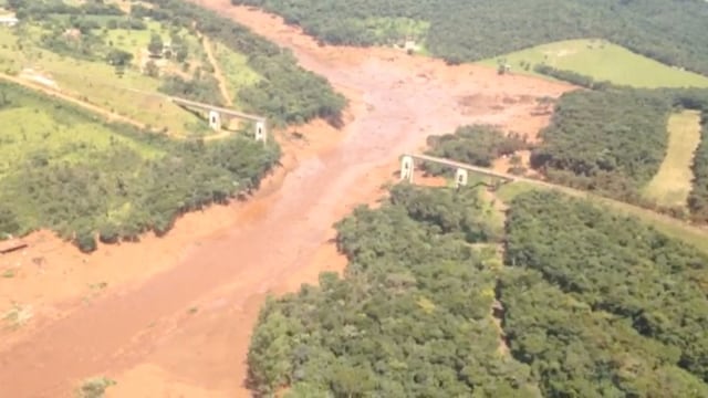 Gambar udara kondisi di sekitar bendungan Vale SA yang jebol, di Brumadinho, Brasil. (Foto: RADIO ITATIAIA/BTN/via REUTERS )