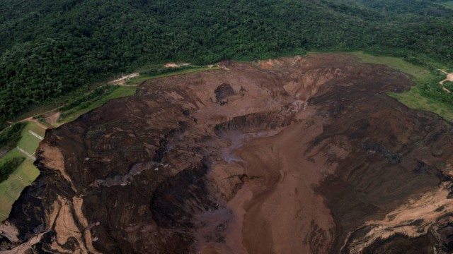 Gambar udara kondisi di sekitar bendungan Vale SA yang jebol, di Brumadinho, Brasil. (Foto: REUTERS/Washington Alves)