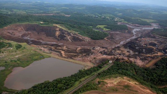 Gambar udara kondisi di sekitar bendungan Vale SA yang jebol, di Brumadinho, Brasil. (Foto: REUTERS/Washington Alves)