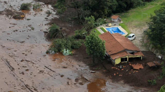 Gambar udara kondisi di sekitar bendungan Vale SA yang jebol, di Brumadinho, Brasil. (Foto: REUTERS/Washington Alves)