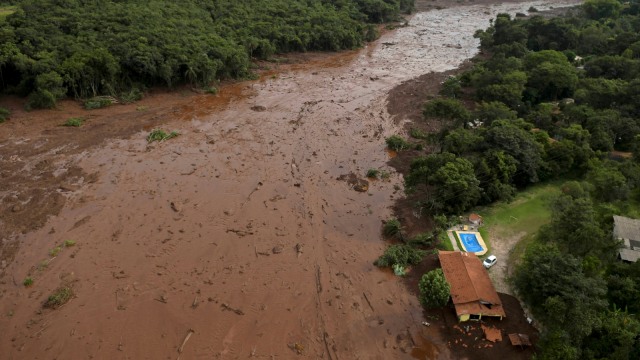 Gambar udara kondisi di sekitar bendungan Vale SA yang jebol, di Brumadinho, Brasil. (Foto: REUTERS/Washington Alves)