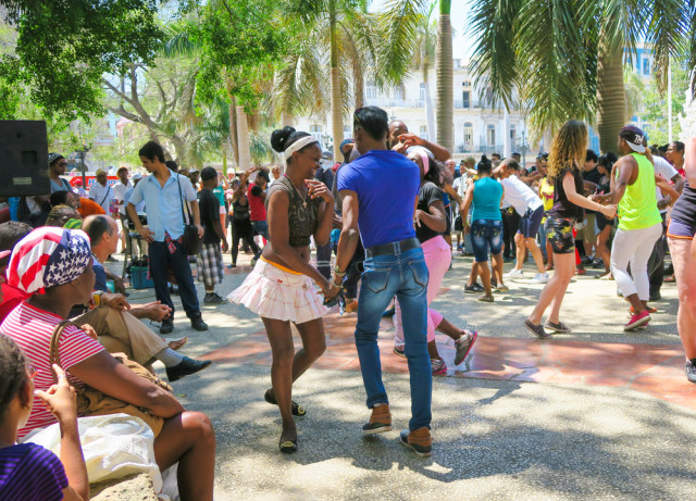 Tari tradisional Salsa khas Cuba. (Foto: Shutter Stock)