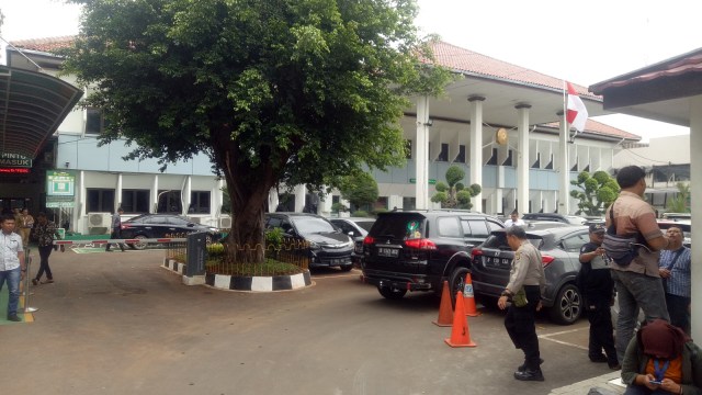 Suasana sekitar Pengadilan Negeri Jakarta Selatan Jelang Sidang Ahmad Dhani. (Foto: Ainul Qolbi/kumparan)