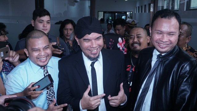 Ahmad Dhani usai sidang vonis di Pengadilan Negeri Jakarta Selatan. (Foto: Nugroho Sejati/kumparan)