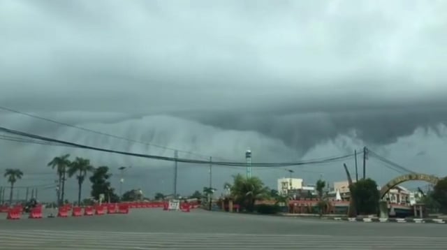 80 Gambar Awan Mirip Tsunami Terlihat Keren 80 Gambar Awan Mirip Tsunami Terlihat Keren
