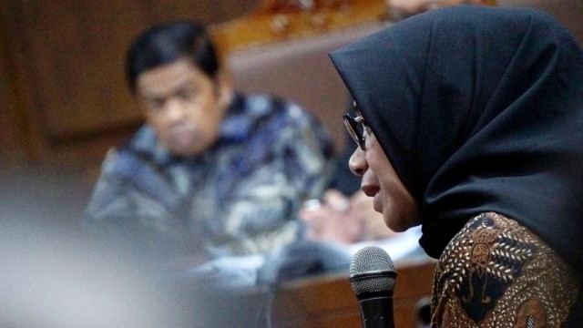 Terdakwa mantan wakil ketua komisi VII DPR Eni Maulani Saragih menjadi saksi dalam sidang Idrus Marham di Pengadilan Tipikor, Jakarta, Selasa (29/1).  (Foto: Jamal Ramadhan/kumparan )