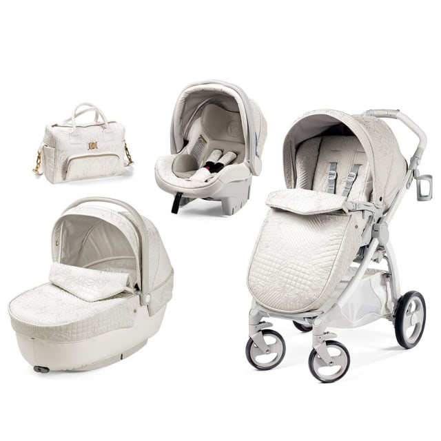 Young Versace White Quilted Travel System  (Foto: Young Versace )