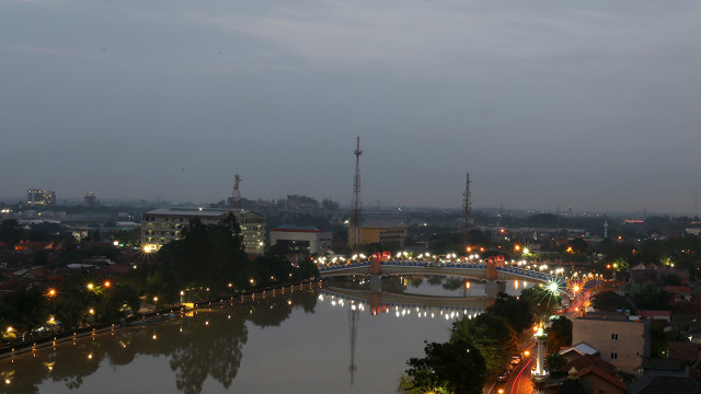 Suasana jembatan Berendeng di Tangerang. (Foto: Dimas)