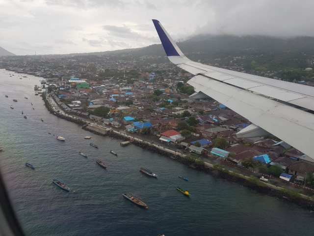 Pemandangan Kota Ternate dilihat dari atas udara. Foto: Faris Bobero