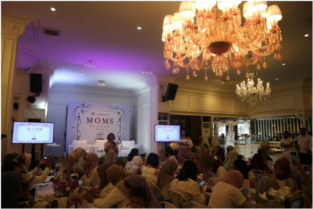 Keseruan para peserta acara Mom Mingle Cussons