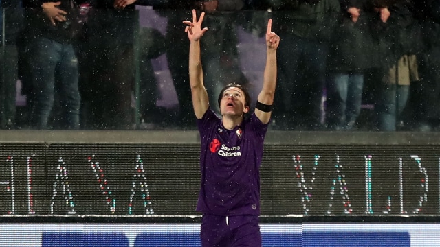 Selebrasi Federico Chiesa yang dipersembahkan untuk mendiang Davide Astori. (Foto: Twitter/Squawka)