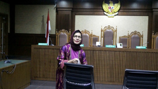 Mantan Direktur Utama PT Pertamina (Persero) Karen Galaila Agustiawan menjalani sidang perdana sebagai terdakwa di Pengadilan Tindak Pidana Korupsi Jakarta, Kamis (31/1). (Foto: Helmi Afandi/kumparan )