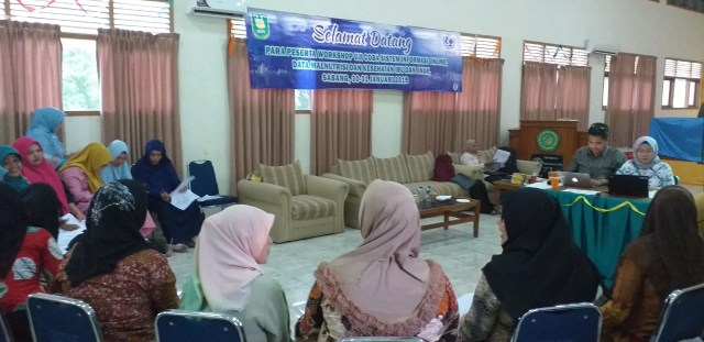 Pelatihan penggunaan aplikasi online tangani stunting di Kota Sabang, 31 Januari 2019. (Foto: Flower Aceh) 