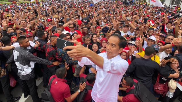Calon Presiden nomor urut 01, Joko Widodo, Swafoto, Surabaya