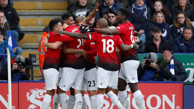 Para pemain Manchester United merayakan gol Marcus Rashford. Foto: Reuters/Andrew Boyers