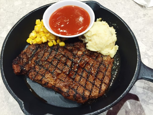 Steak Hotel by HOLYCOW! Sajikan Wagyu di Bawah Rp 200 ribu (292604)