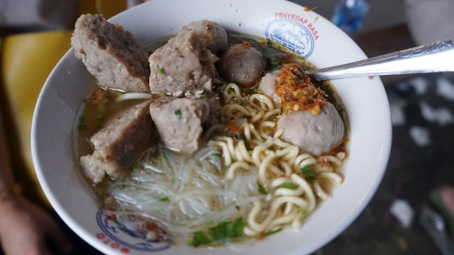 Bakso Mas Gino di Pasar Lama Tangerang. Foto: Iqbal Firdaus/kumparan